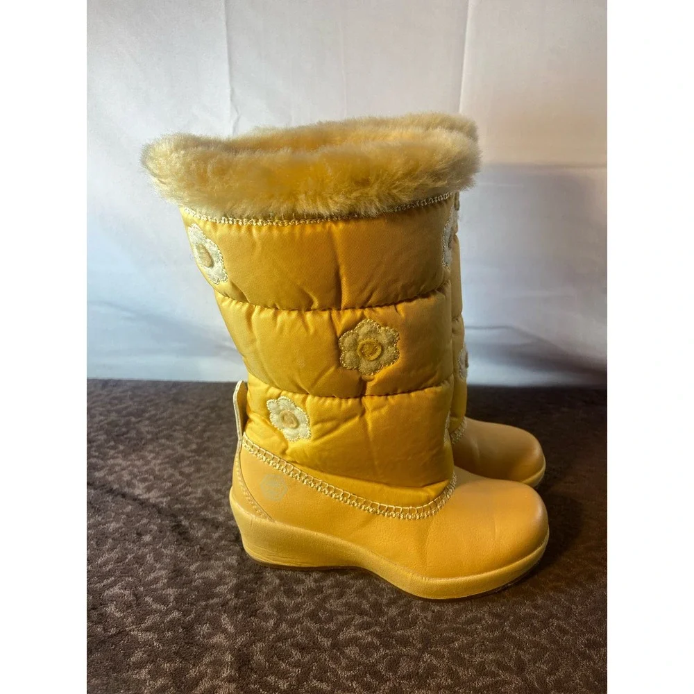 Timberland Glacier Goddess‎ girls wedge boots.